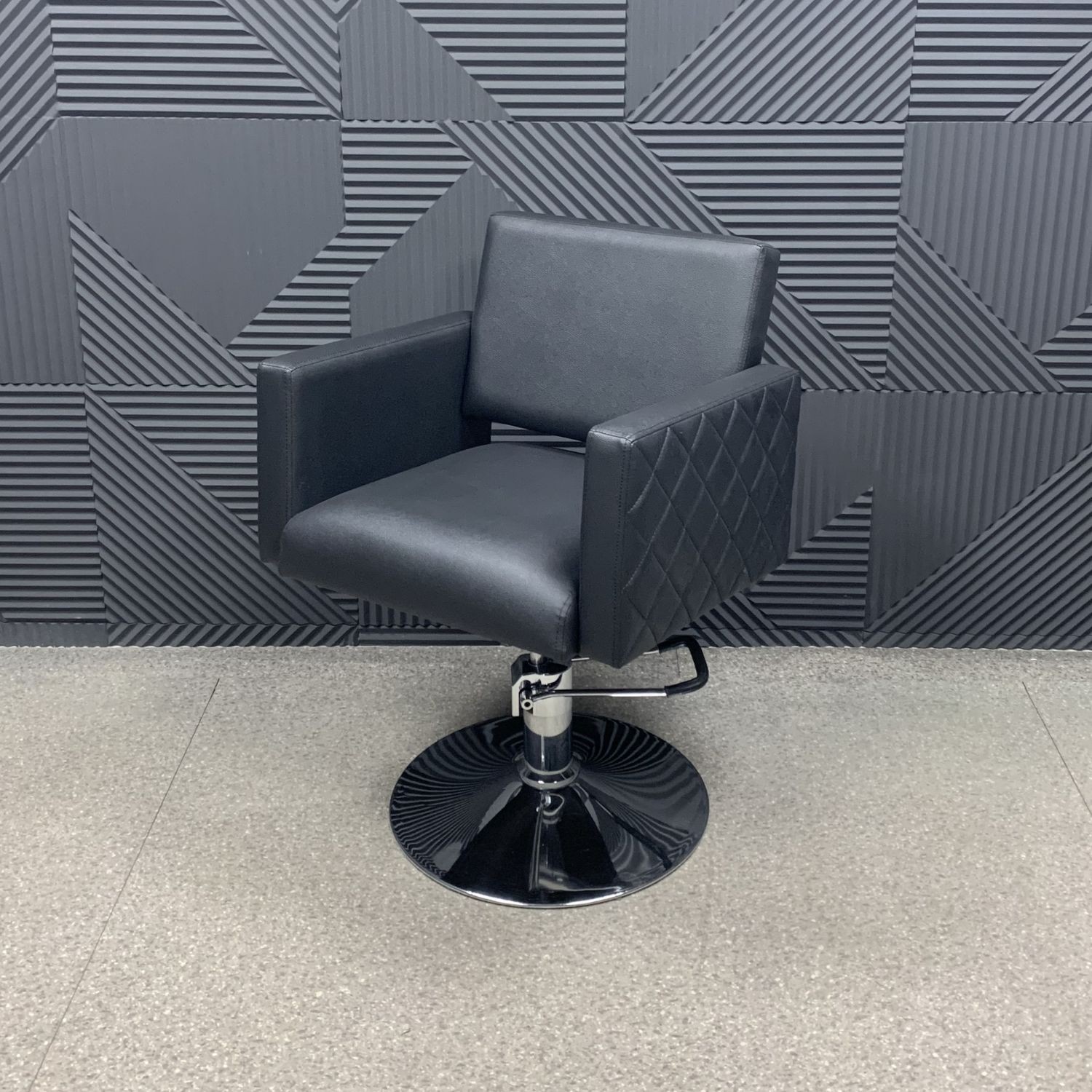 kreslo-parikmaherskoe-kub-rombo-premium-ot-4sht-korichnevyy-15000r-1.jpg Кресло парикмахерское Куб — изображение 1